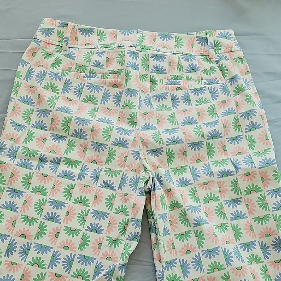 Floral Patterned Shorts - Picture 5 of 12